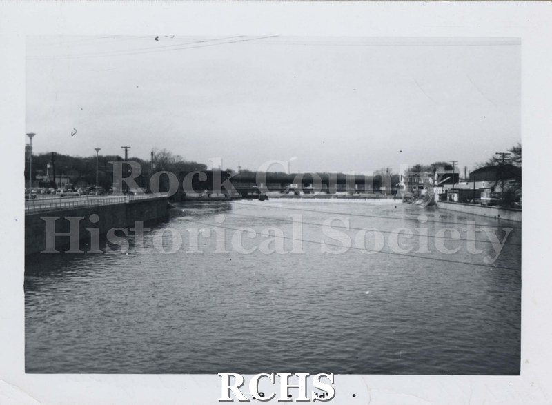 Black and white photograph of Milwaukee Street Bridge.