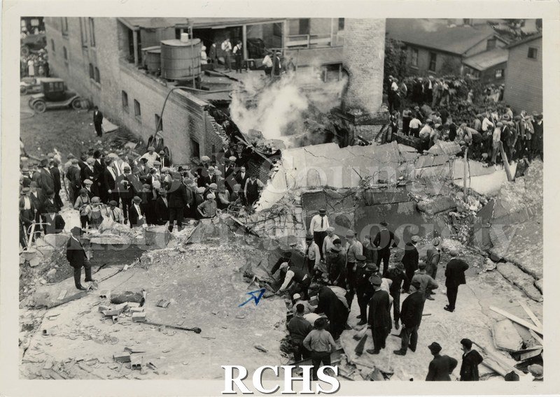 Black and white photograph of collapse of Saxe Theater Sept. 18, 1923.
