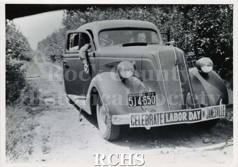 Black and white photograph of a Lafayette-Nash car 1939 belonging to Wesley Van Horn is shown stopped on a gravel road. Car license is Wisconsin 1938 514-650.