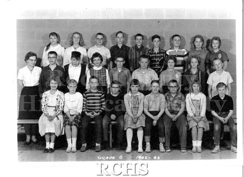 Black and white photograph of Grade 6 Edgerton school children for the school year 1962-63. There are three rows of nine people each.
