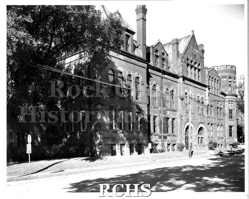 Black and white photograph of Janesville High School.