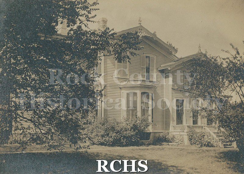 Black and white photograph of the Echlin family home in Janesville.