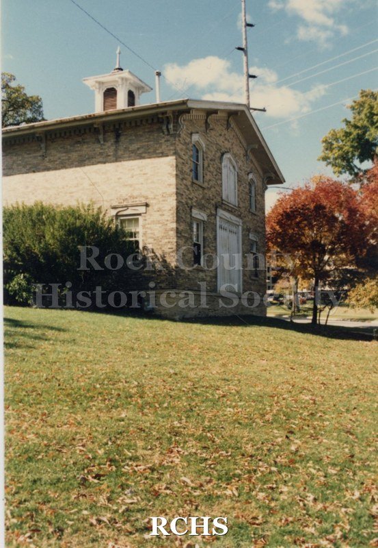 Color photo of the Tallman House.