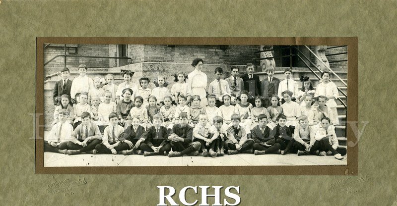 Historic image of Black and white photogrpah of a group of school children from unidentified school.