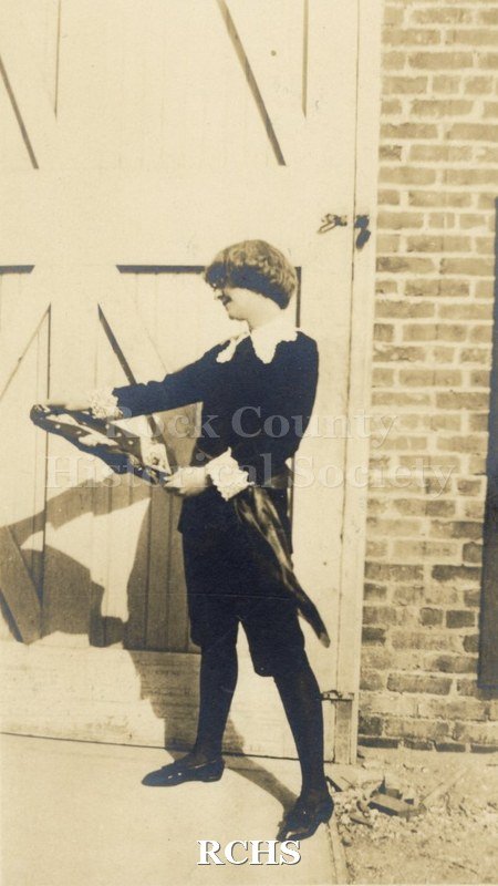 Color photo of Reba Tallman McCormick in role of Little Lord Faultleroy.